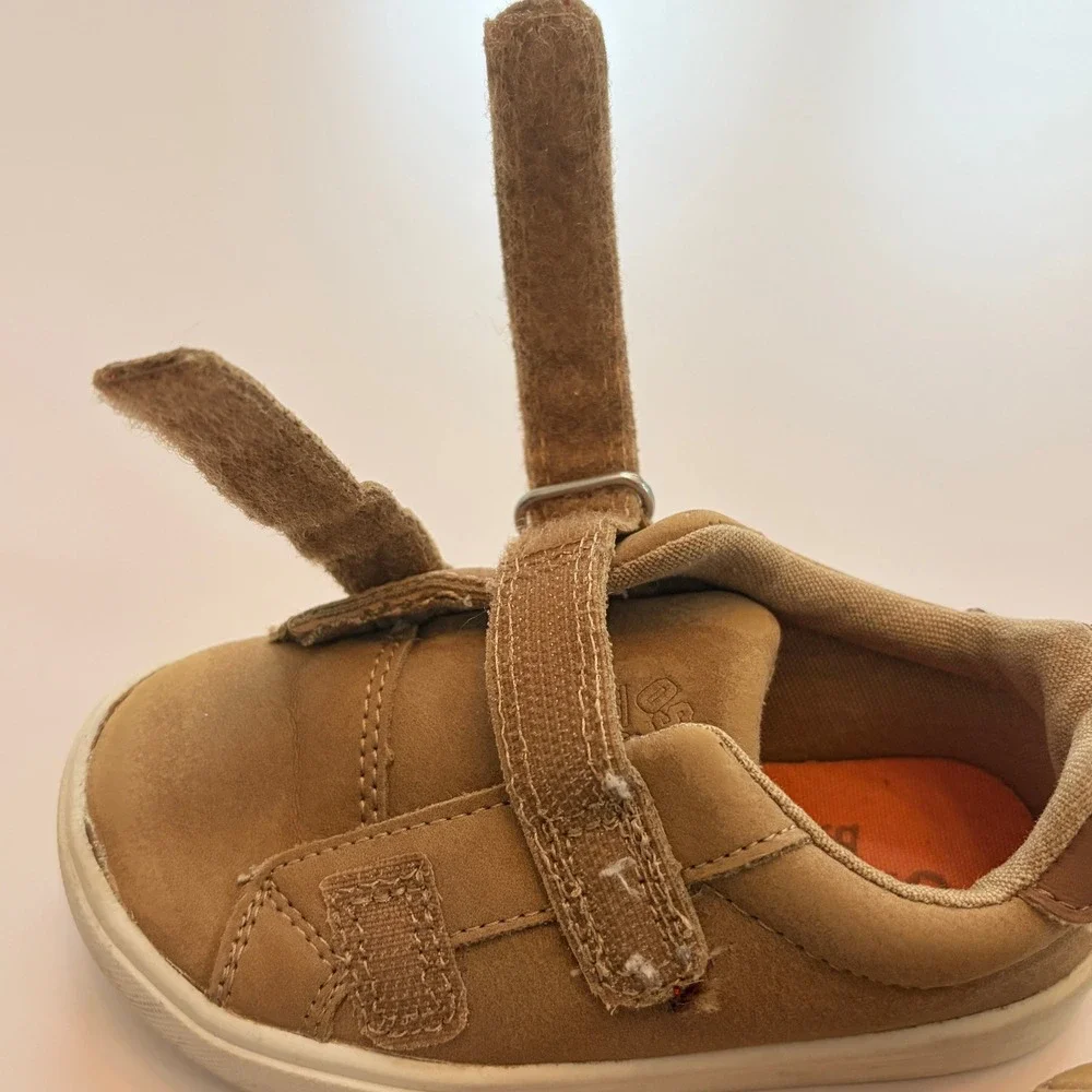 OshKosh Apollo B-01 Tan Hook and Loop Sneakers Size 5 Baby Toddler Casual Shoes